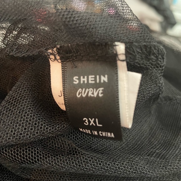 Shein curve mesh coverup - Picture 4 of 7